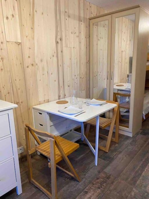 Studio Refait A Neuf Avec Balcon - Famille - Parking Couvert Chamrousse Eksteriør bilde
