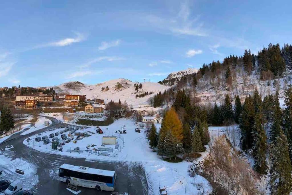 Studio Refait A Neuf Avec Balcon - Famille - Parking Couvert Chamrousse Eksteriør bilde